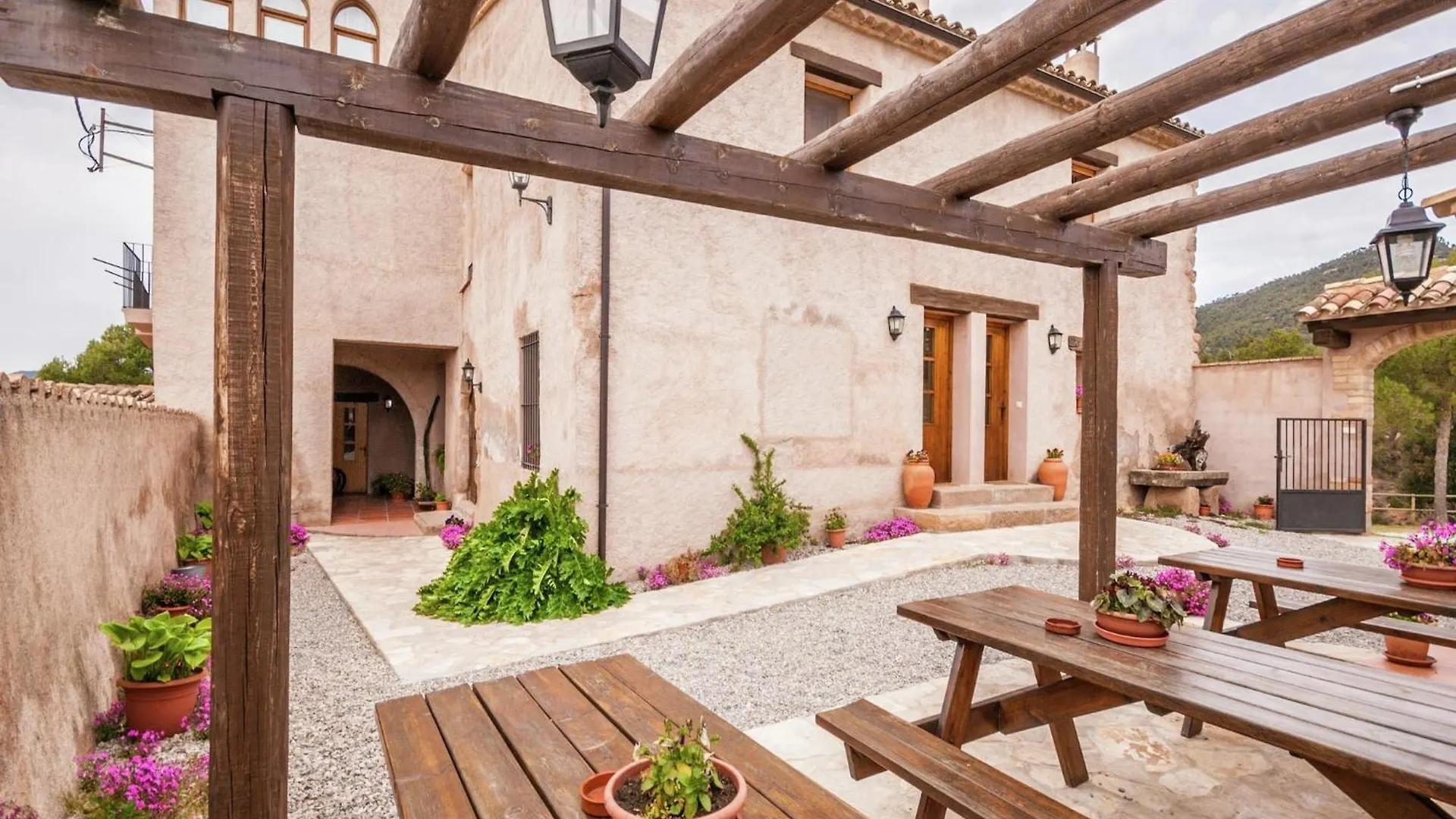 17Th Century Farmhouse In Bages Near Montserrat Castellfollit del Boix