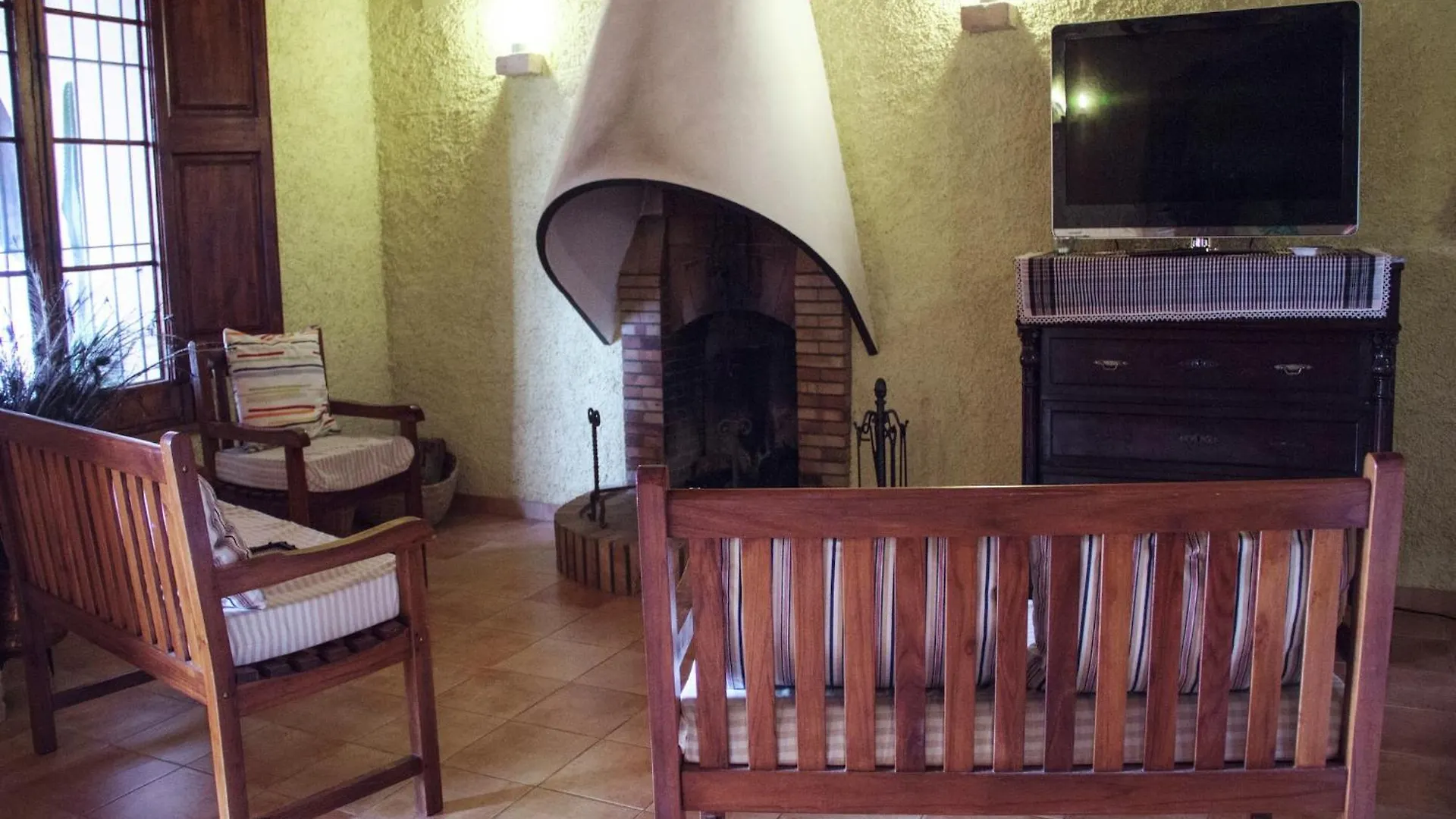 Holiday home 17Th Century Farmhouse In Bages Near Montserrat Castellfollit del Boix