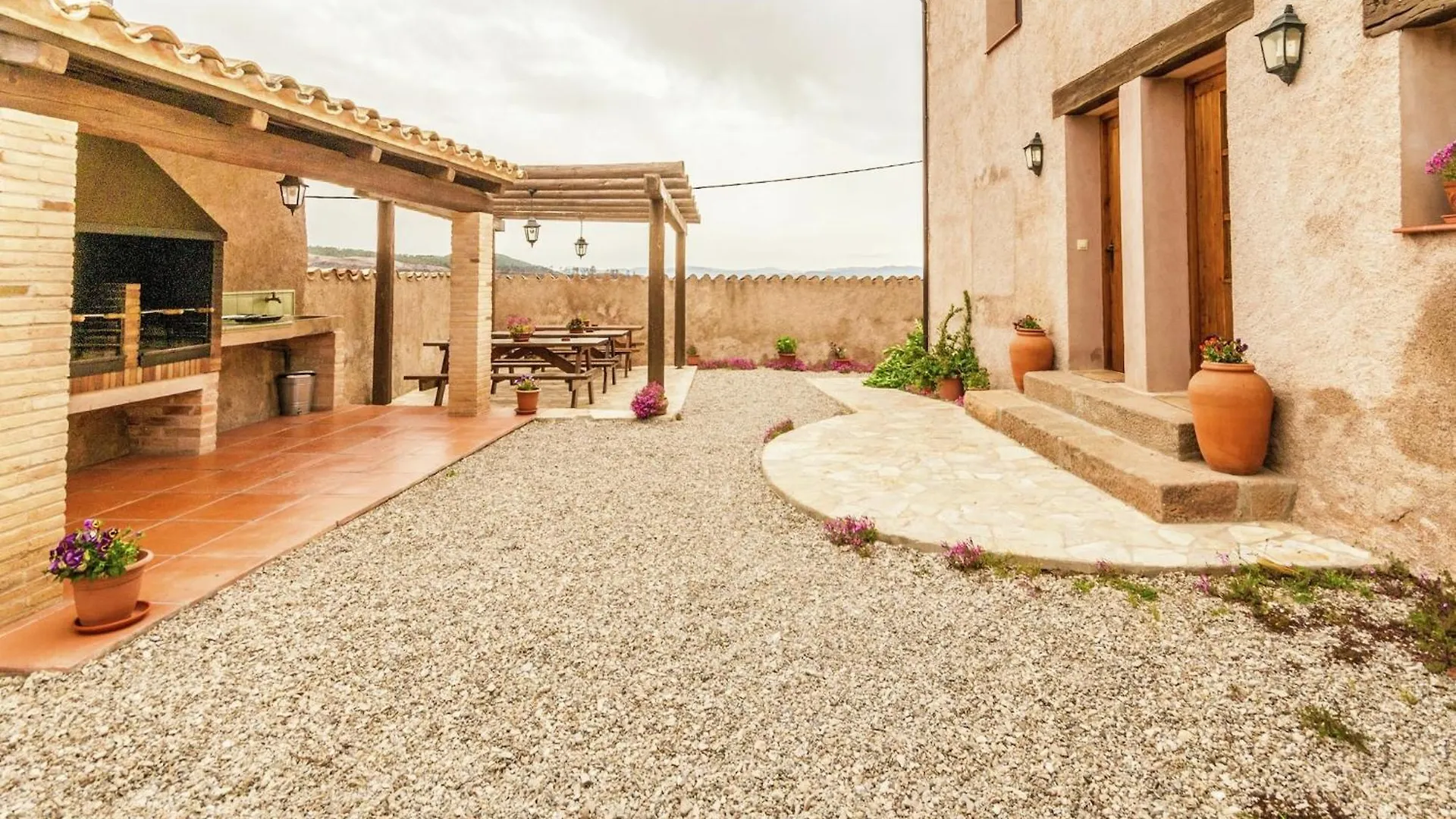 17Th Century Farmhouse In Bages Near Montserrat Castellfollit del Boix Сasa de vacaciones